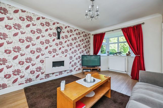 27, Minster Close, Nottingham photo 3