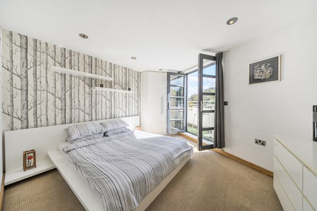 Flat 3, 11, Station Crescent, Blackheath photo 3