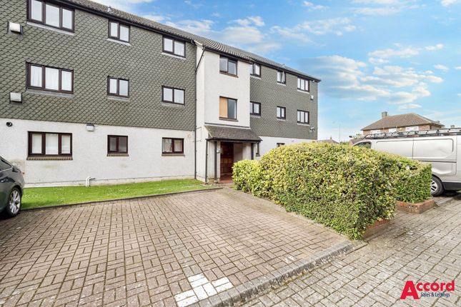 Thumbnail Flat for sale in Teviot Avenue, Aveley