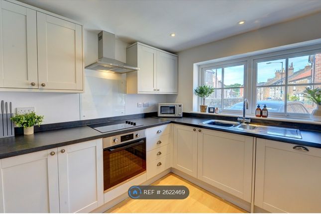 Kitchen / Dining Area