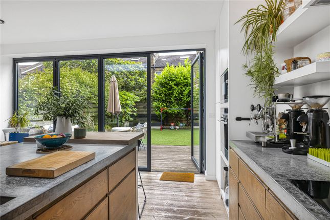 35, Tatnell Road, London photo 3