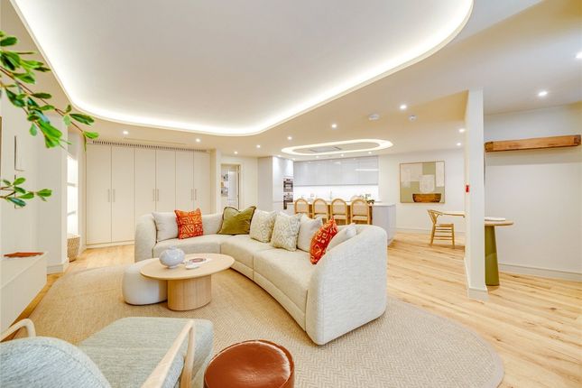 Flat 2, 14-16, Hans Crescent, London photo 2