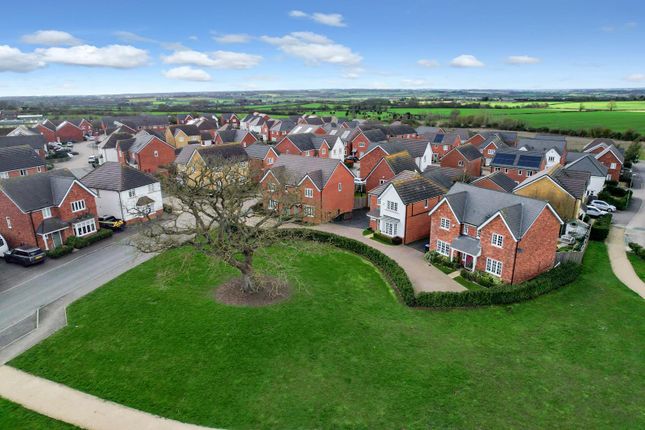 3-bed house on 4, Pierrepoint Way, Milton Keynes, £415,000