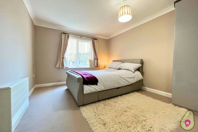 Flat for sale in The Pines, Forest Close, Wexham, Slough, Berkshire