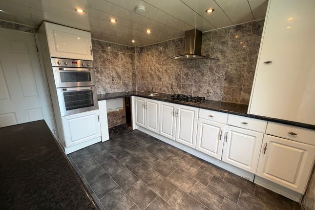 145, Prestwood Road, Wolverhampton photo 3