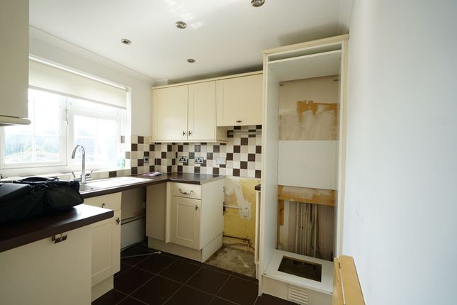 7 Cherry Tree Close, Grays photo 4
