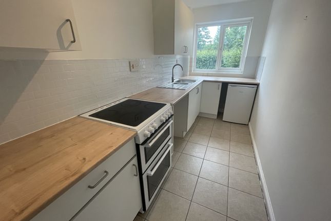 1-bed house on 24 , Little Thatch, Godalming, £220,000