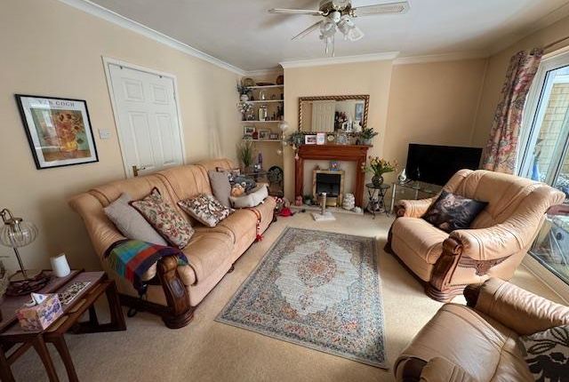 12, Churchill Place, Fairford photo 4