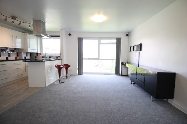 Flat to rent in Sycamore Close, Northolt