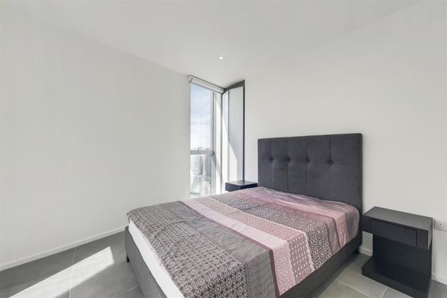 Flat for sale in Dollar Bay Place, Canary Wharf