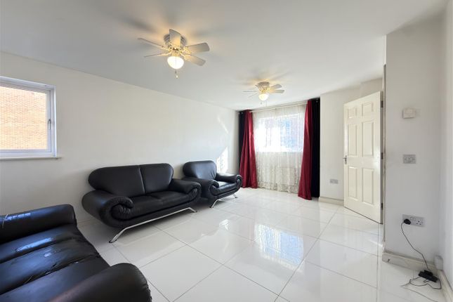 80, Ross Walk, Leicester photo 4