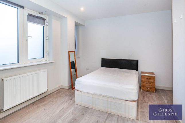 Flat 2 Lovell House, 271, High Street, Uxbridge photo 4