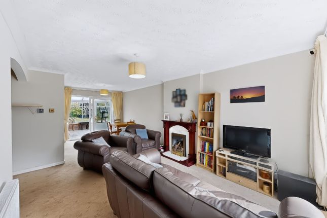 21 Barnfield Drive, Bolton photo 2