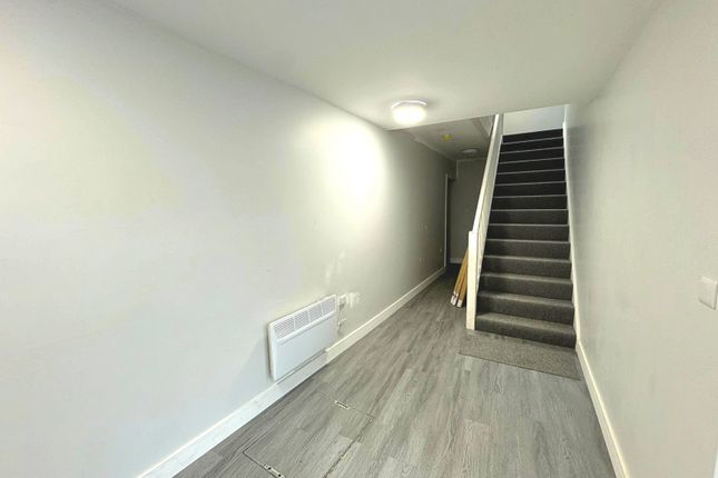Flat 3 Cavendish House,, Cavendish Avenue, New Malden photo 5