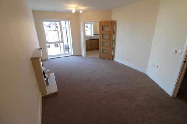 26 Elliott Court, High Street North, Dunstable photo 4