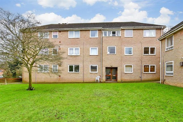 Thumbnail Flat for sale in Basing Close, Maidstone, Kent