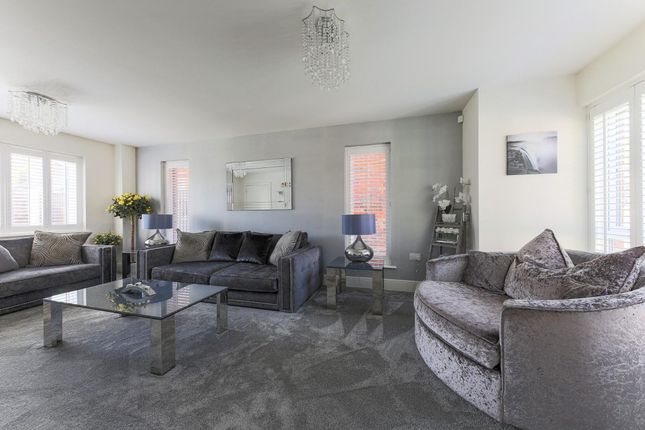 42 Hadrian Wynd, Wallsend photo 3