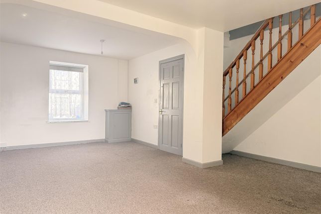 14, Dolau Fawr, Llanelli photo 4