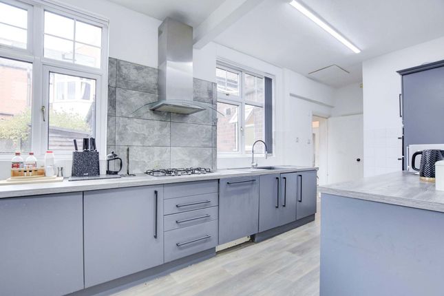 2 Sunnycroft Road, Leicester photo 3