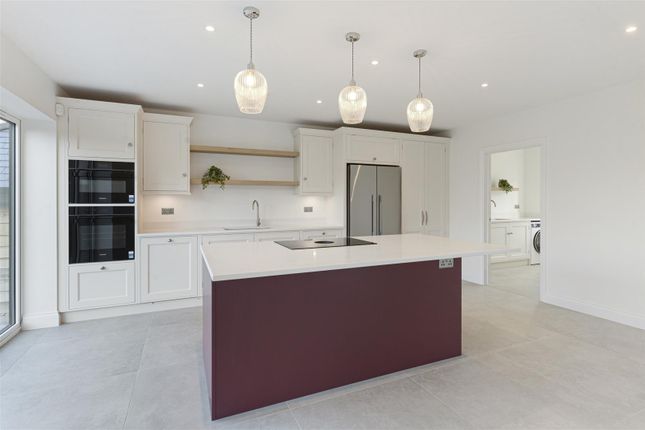 2, Barfield Gardens, West Malling photo 3