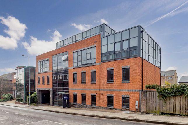 Thumbnail Studio to rent in Victoria Street, St.Albans