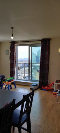 Flat for sale in City View, Ilford, Essex