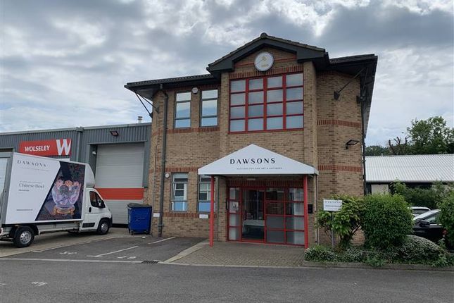 Thumbnail Warehouse to let in 9 Kings Grove Industrial Estate, Kings Grove, Maidenhead