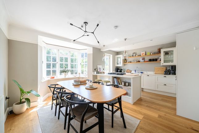 5, Orchards Way, Southampton photo 3