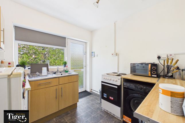 52c, Fleetwood Road North, Thornton-Cleveleys photo 3