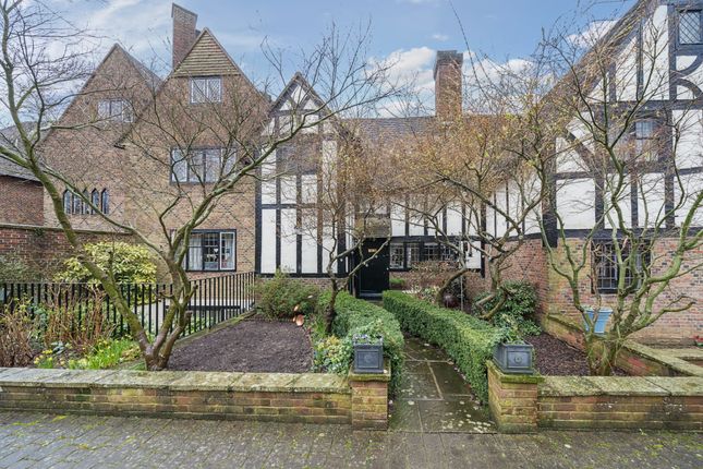 Thumbnail Terraced house for sale in Ashwood Road, Woking