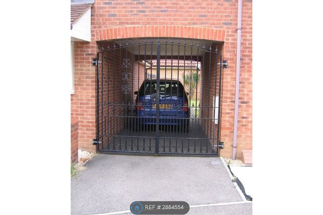 Thistle Drive, Hatfield photo 2