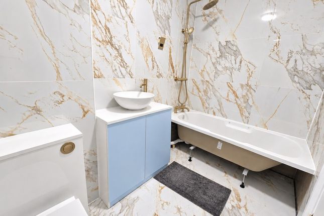 154, Verulam Court, Woolmead Avenue, London photo 5