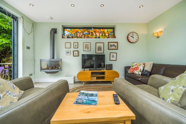 28, Stephendale Road, Farnham photo 3