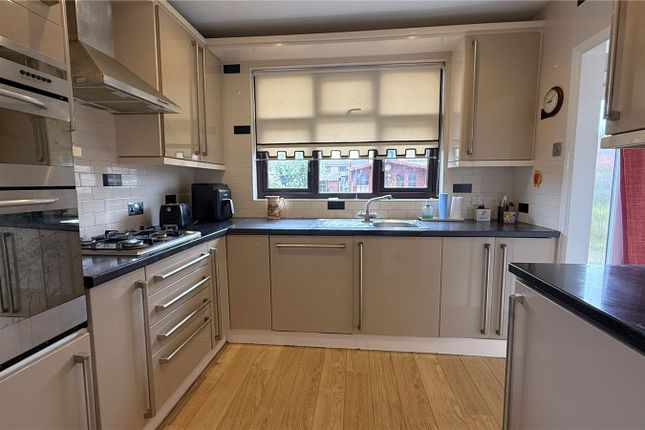 20, Brookmans Avenue, Essex photo 4