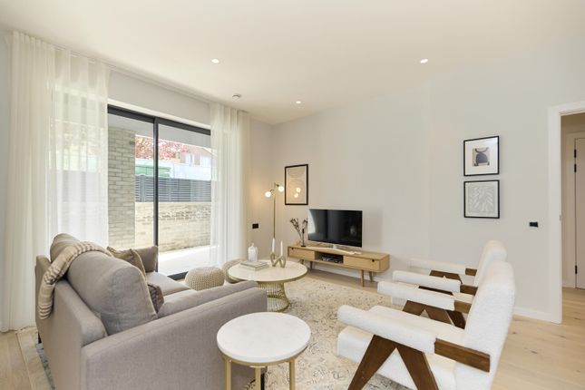 1-bed flat on Flat 8,, Mapesbury Gardens, London, £450,000