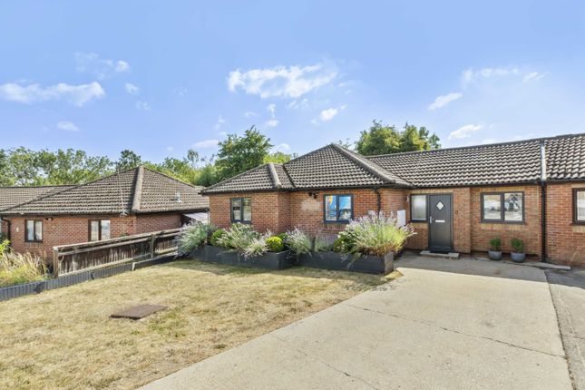 3-bed house on 34, Dane Close, Buckingamshire, £507,000