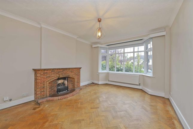 36, Moss Close, Pinner photo 3