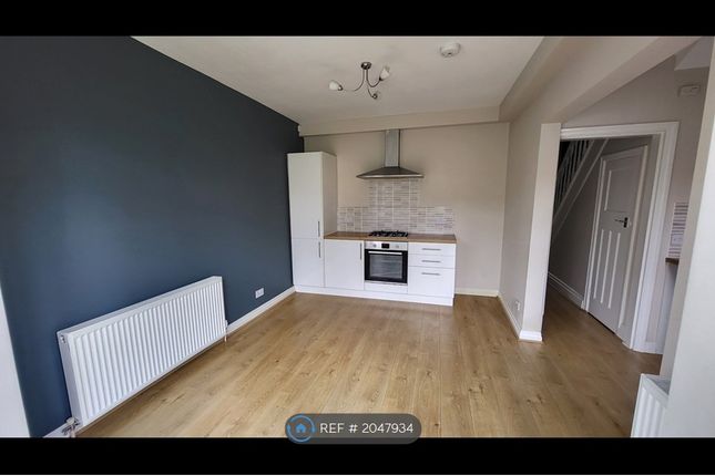 Semi-detached house to rent in Ripley Avenue, Stockport SK2