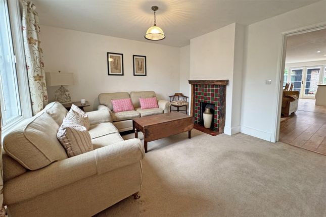 2 Laurel Cottages, Woodside Road, Chiddingfold photo 2