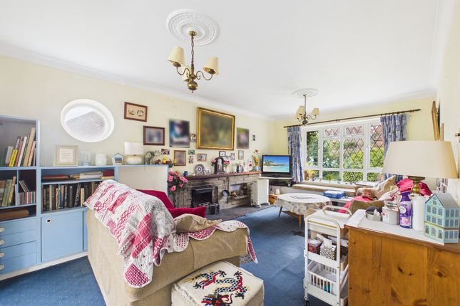 Squirrel Cottage, High Wycombe photo 4