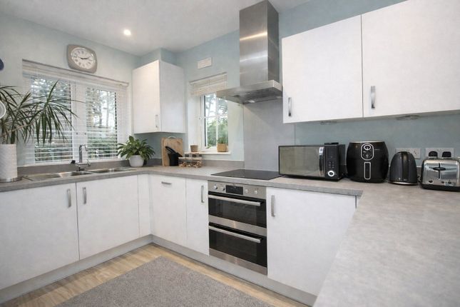 11, Falstaff Walk, Bordon photo 3