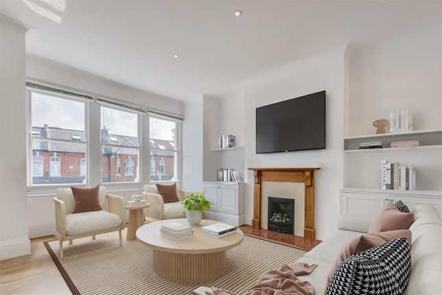 Flat for sale in Replingham Road, London