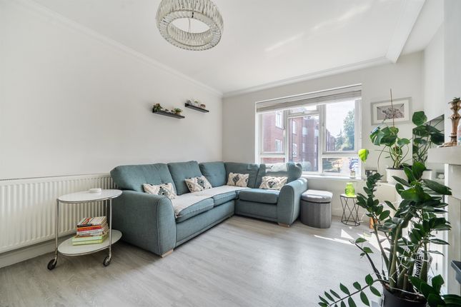4, Sussex Lodge, Courtlands, Maidenhead photo 4