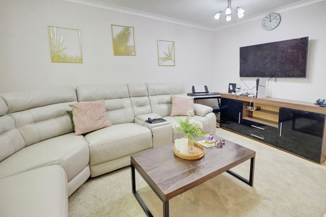 26, Dewsgreen Basildon, Basildon photo 4