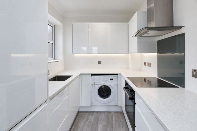 29 Oldchurch Road, Romford photo 4