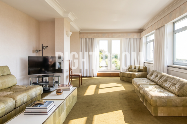 Flat 65, Brampton Tower, Southampton photo 3