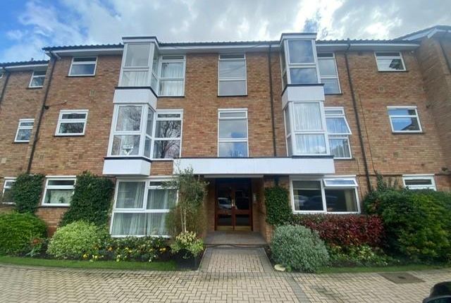 Flat for sale in Page Street, Mill Hill, London