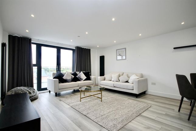 9 Kelsey Apartments, Bridge Street, Leatherhead photo 2