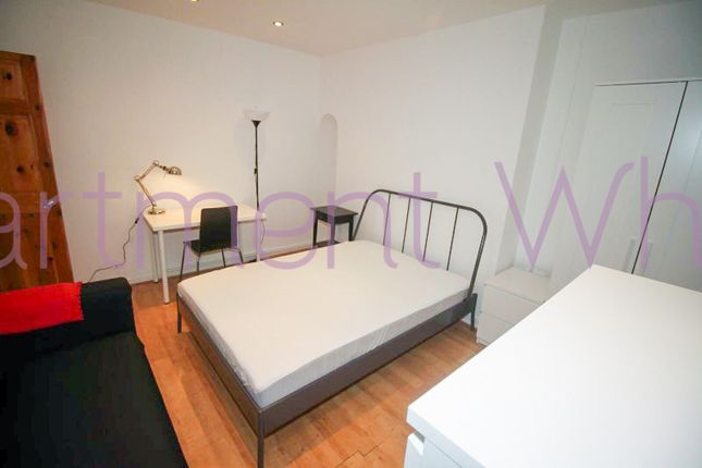 Room to rent in Grenada House, Limehouse Causeway