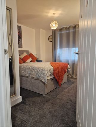 Flat 37 Ironbridge House, Windmill Lane, Hanwell photo 5